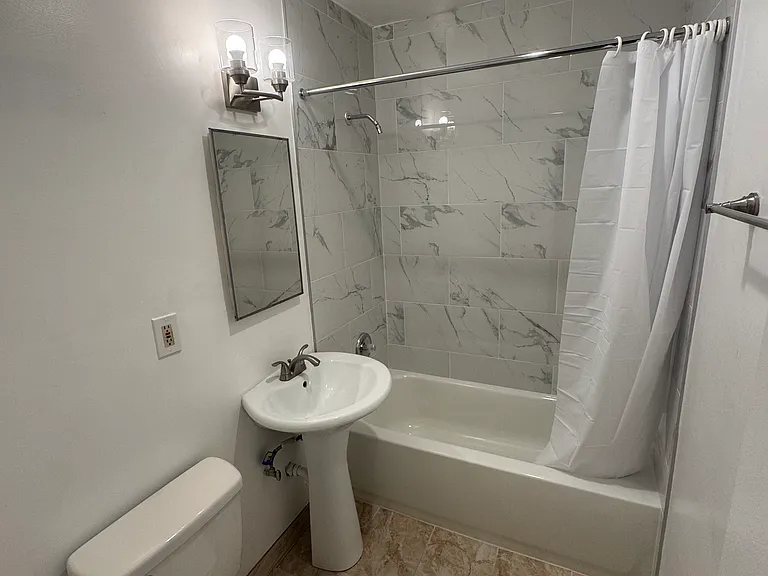 1401 S Gilbert St #6 — Photo 9