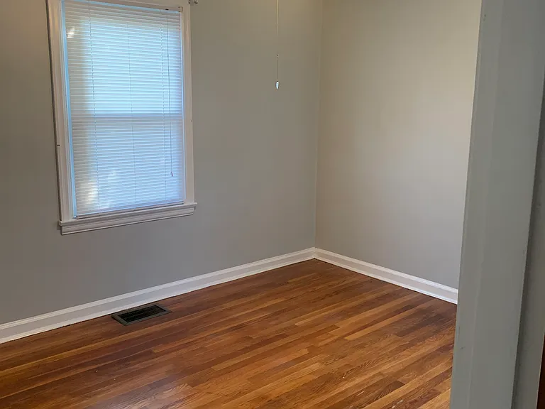 7512 Plainfield Rd — Photo 9
