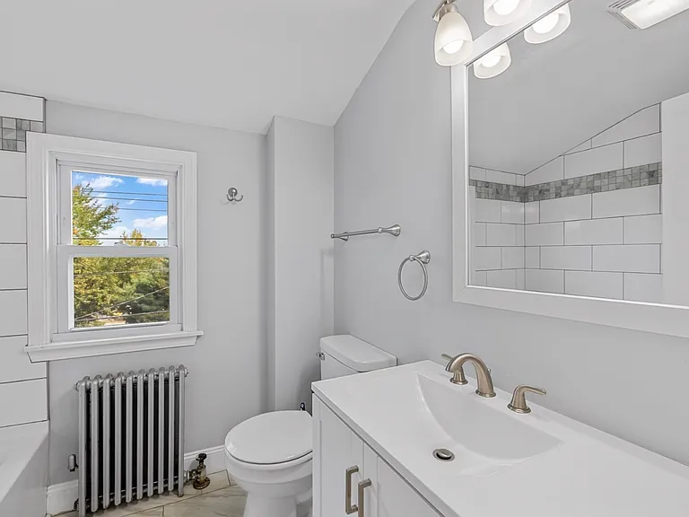 117 Gorham St — Photo 17