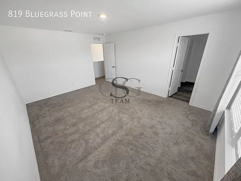 819 Bluegrass Point — Photo 15
