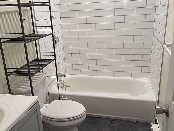5th image of 88 Whitfield St #1