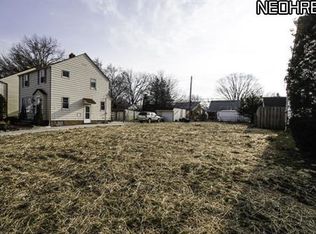 1077 Argonne Rd, South Euclid, OH 44121