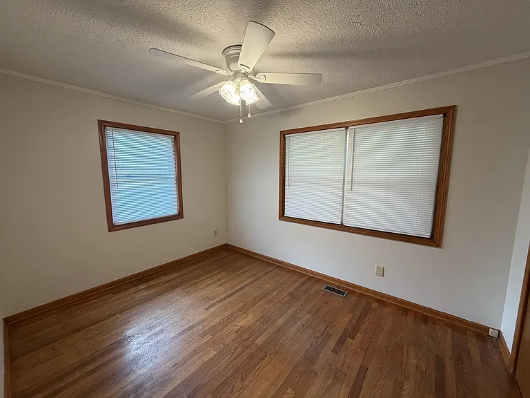 941 Harrington Dr — Photo 11