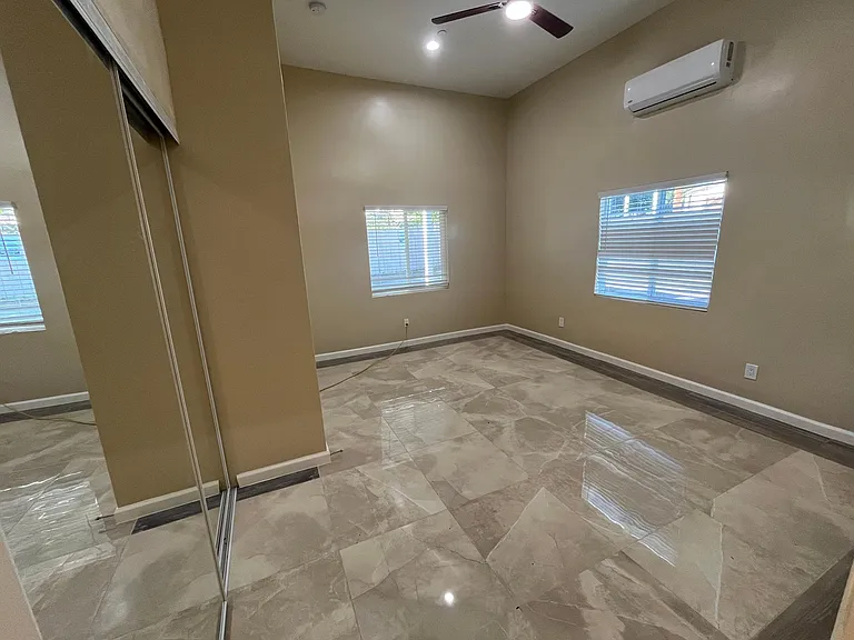 2739 Eltinge Dr — Photo 10