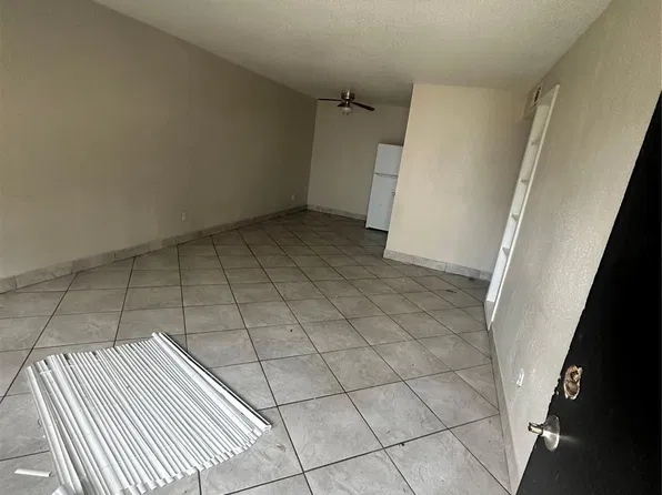 5625 Antoine Dr APT 703, Houston, TX 77091