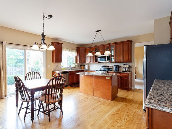 5th image of 13053 Bradford Ln