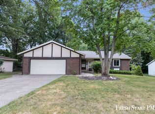 2536 Rudgate Dr NW, Grand Rapids, MI 49544