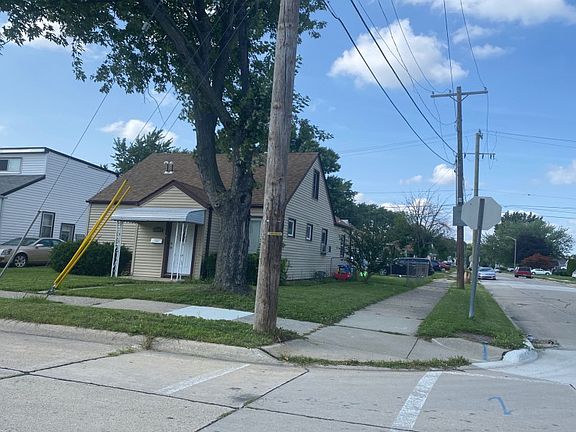 2nd image of 19047 Meier St