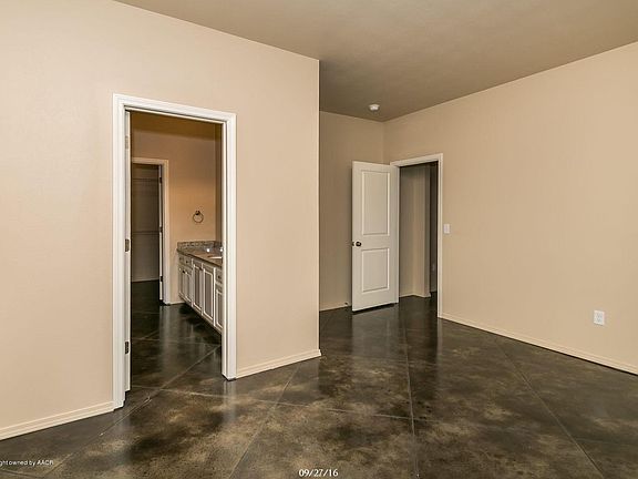 3rd image of 707 Lochridge St