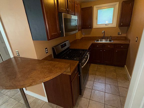 5th image of 250 Ashley Blvd #1