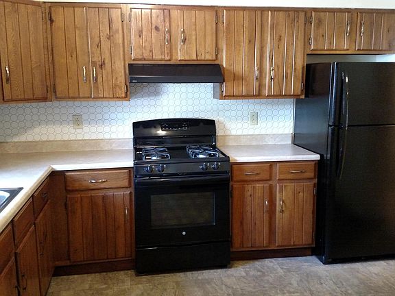 2nd image of 906 30th St #2