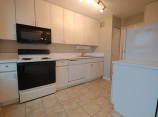 532 W Hawthorne Pl #715, Chicago, IL 60657