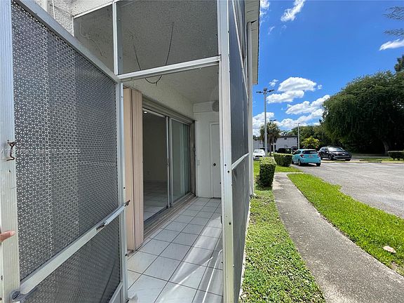 5th image of 10361 N Kendall Dr #10361B4