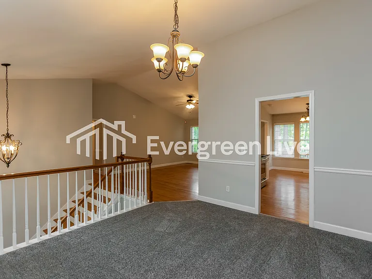 104 Battle Gate Ln — Photo 2