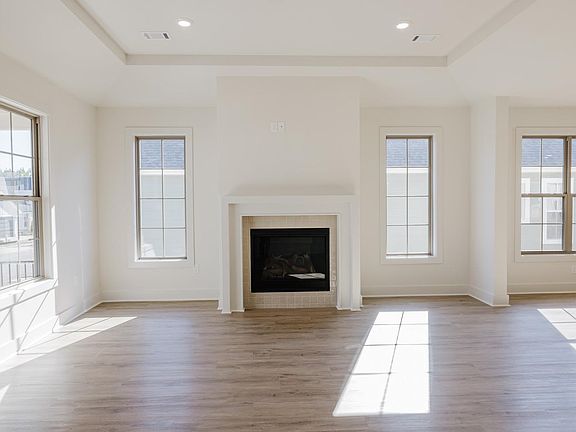 4th image of 11 Abbie Ln