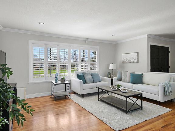 5th image of 2045 Pinecrest Dr