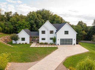 10 Hazel Ln, Morgantown, WV 26508