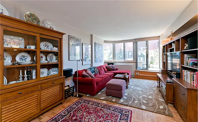 Sold by Fischer Group Realty, LLC | media 31