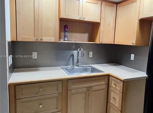 2630 SW 28th St APT 14, Miami, FL 33133