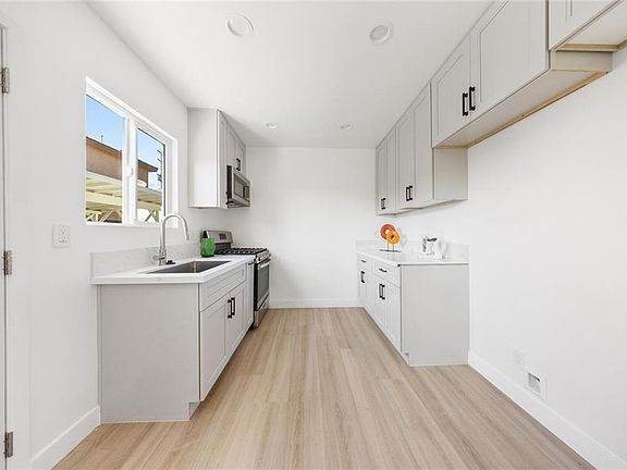 4th image of 9066 Hermosa Dr #B