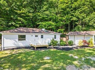 73 Center Rd, Hinckley, OH 44233