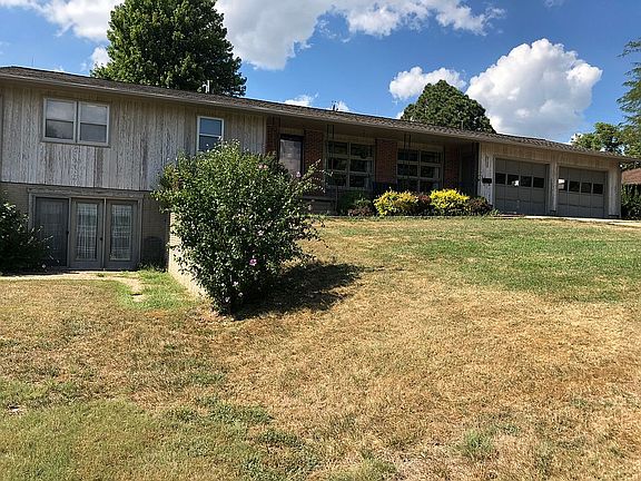 2nd image of 122 Hillside Dr
