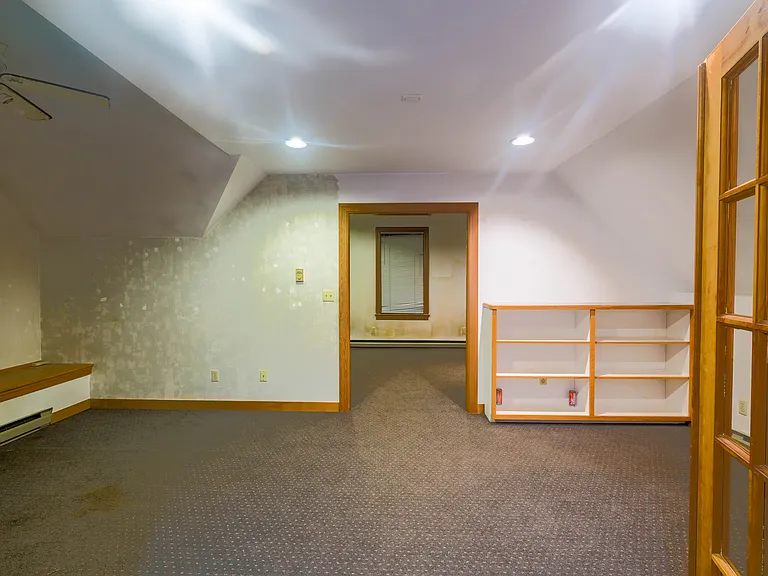 76 Walnut St — Photo 37