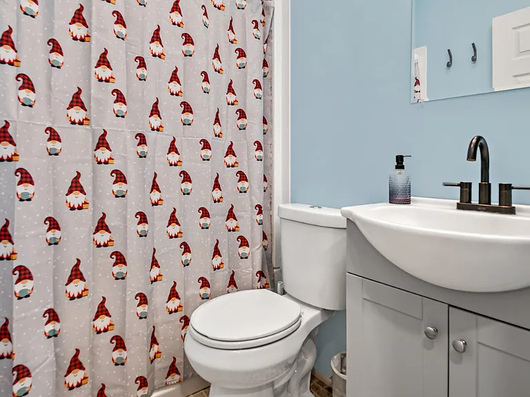 4 S Baltimore St — Photo 7