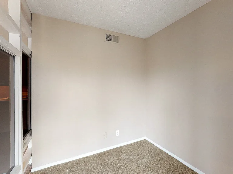 Westwood Apartments — Photo 29