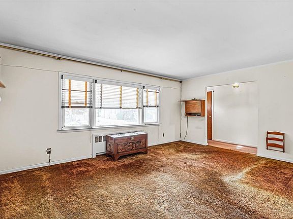 5th image of 2831 Bell Blvd