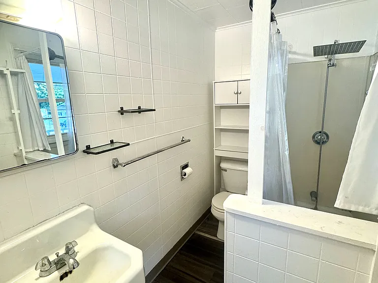 26 Harvard Rd #D — Photo 7