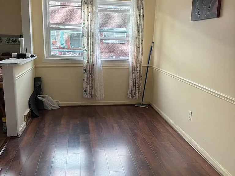 6414 Akron St — Photo 3