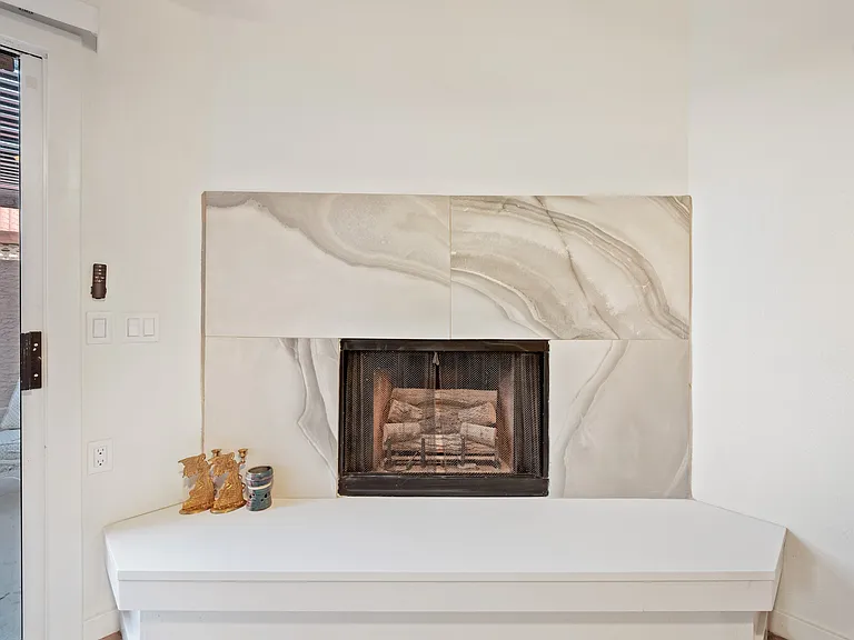 2143 E Center Ln #1 — Photo 3