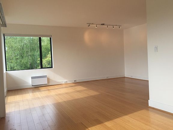 5th image of 2404 Thorndyke Pl W APT 8