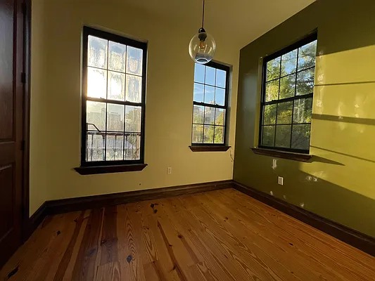 Rented by Rumah Realty Inc | media 14