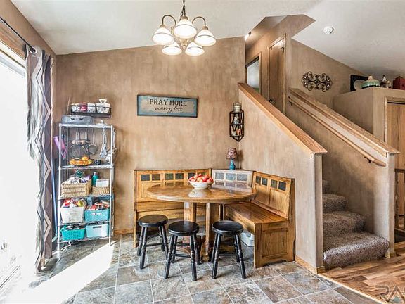 5th image of 4109 W 92nd St