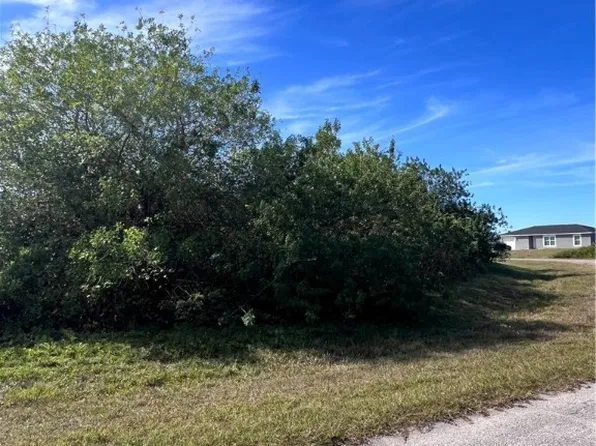 7024 Rich Cir, Labelle, FL 33935