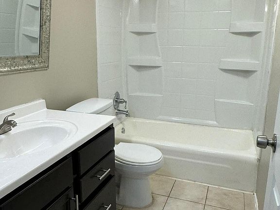 4th image of 15 Brandywine Sq #11