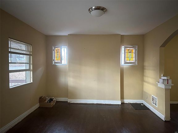 3rd image of 2124 Wolter Ave