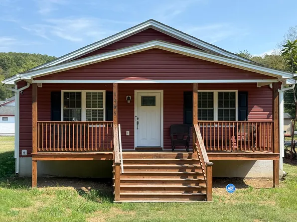 1465 10th St, Waynesboro, VA 22980