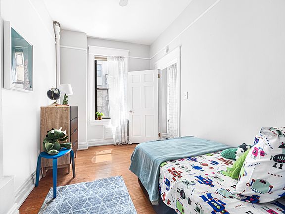 3rd image of 408 Saint Johns Pl APT 4E