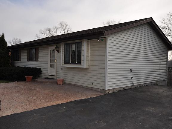 2nd image of 3307 Stanford Ln