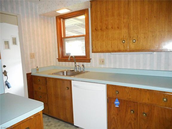 4th image of 3215 White Beech Ln
