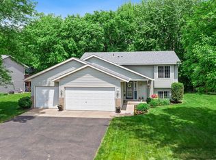 735 Marigold Dr, Cambridge, MN 55008