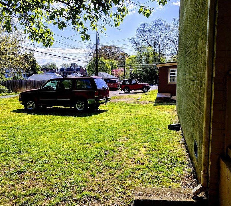 1st image of 3328 Ellwood Ave Unit 06