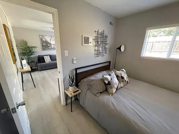 2605 Fenton Pl — Photo 12