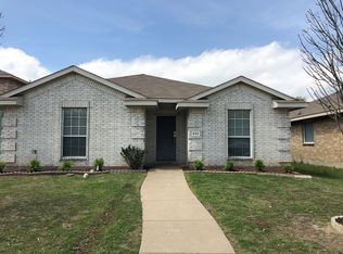 833 Horseshoe Ct, Desoto, TX 75115