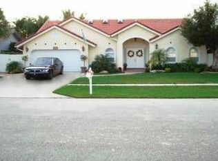 7441 Rosewood Cir, Boca Raton, FL 33487