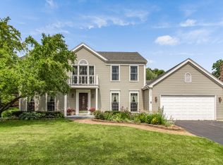 1985 Greensboro Dr, Wheaton, IL 60189