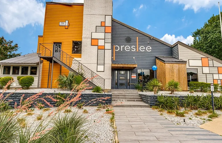 Preslee Apartments — Photo 17